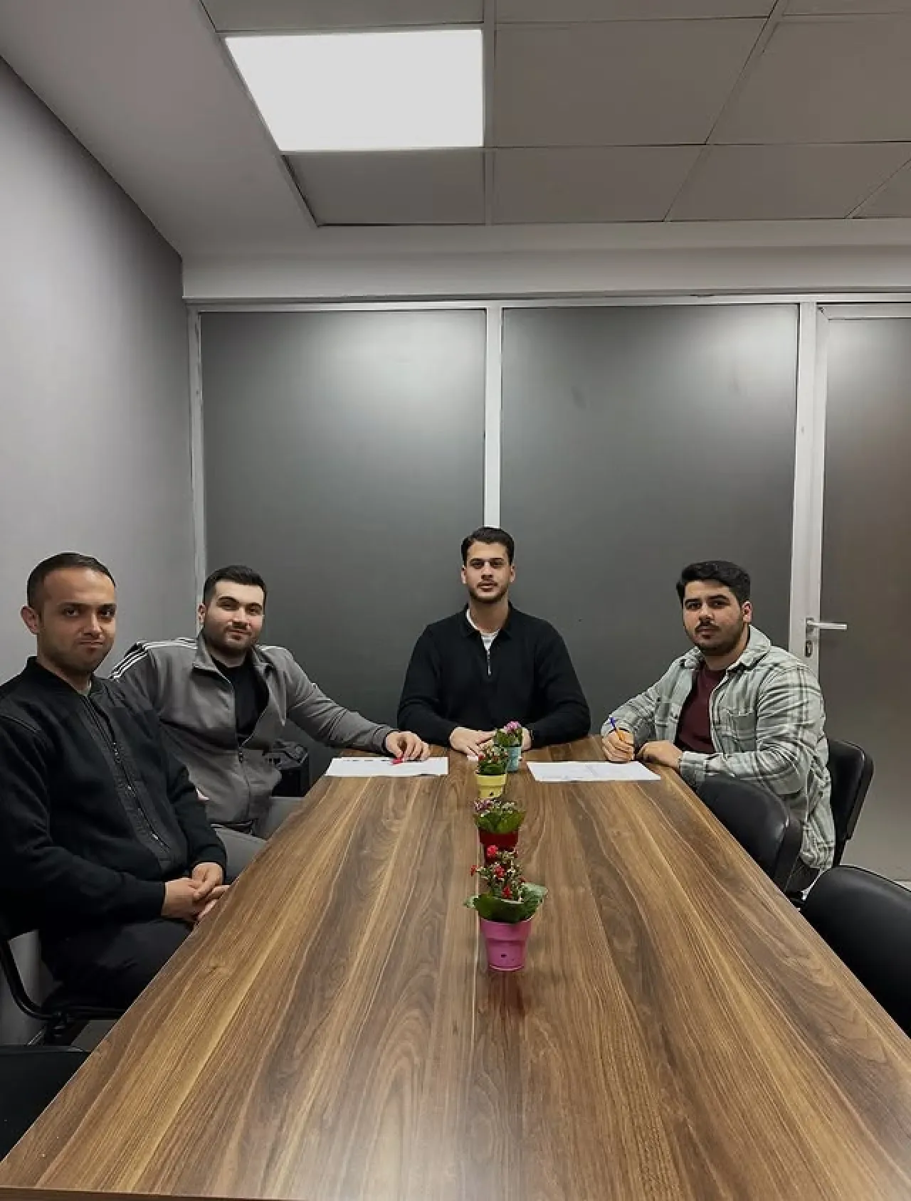 AK Genç Güngören'de Toplantı: Topluluk Gelişimi ve Katılımcı Yapı Ele Alındı AK Genç Güngören'de Toplantı: Topluluk Gelişimi ve Katılımcı Yapı Ele Alındı