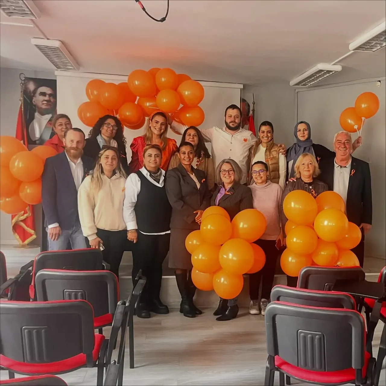 CHP Beykoz, Lösemili Çocuklar Haftası'nda Farkındalık İçin Sokaklarda CHP Beykoz, Lösemili Çocuklar Haftası'nda Farkındalık İçin Sokaklarda