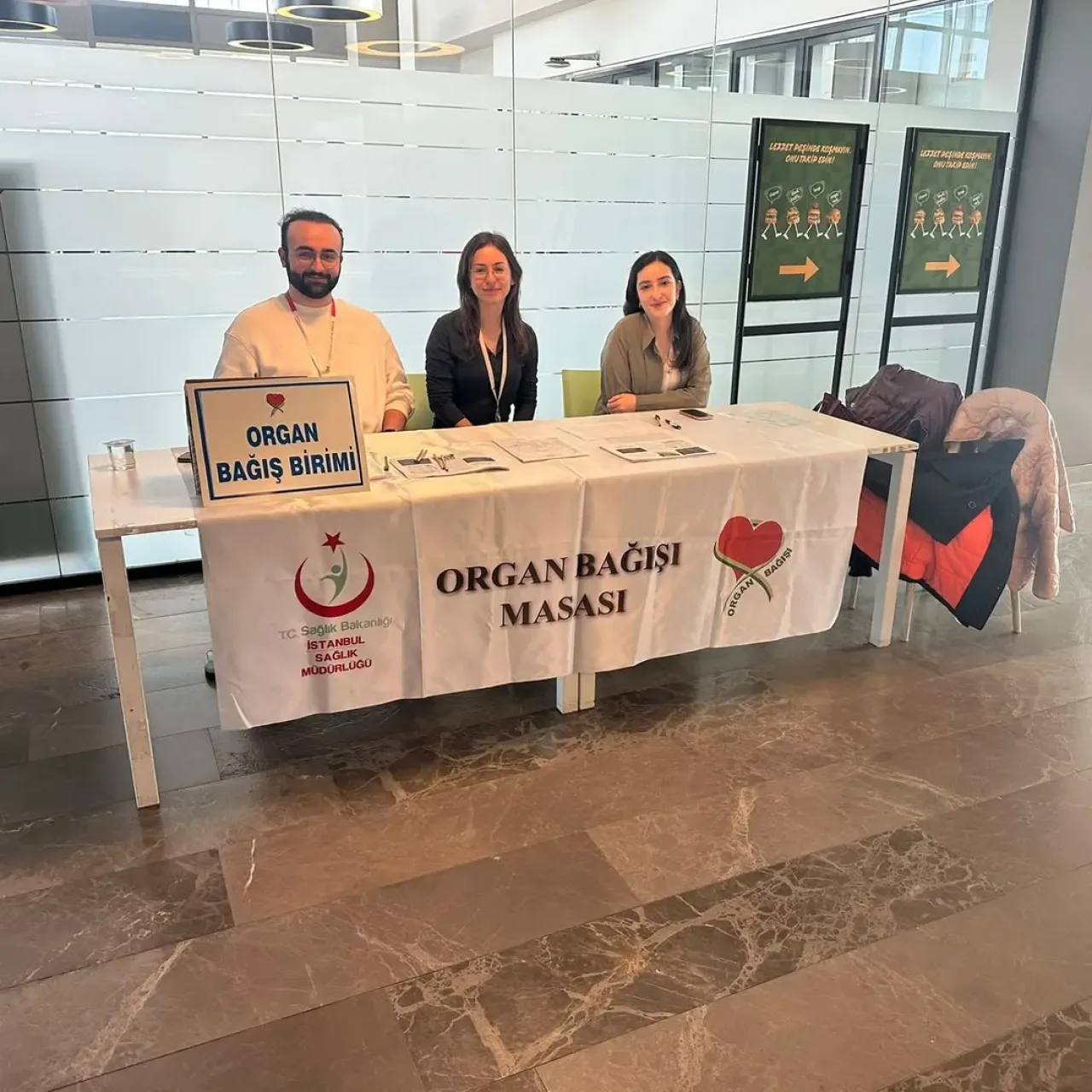 Çekmeköy İlçe Sağlık Müdürlüğü Özyeğin Üniversitesi'nde Organ Bağışı Standı Açtı Çekmeköy İlçe Sağlık Müdürlüğü Özyeğin Üniversitesi'nde Organ Bağışı Standı Açtı