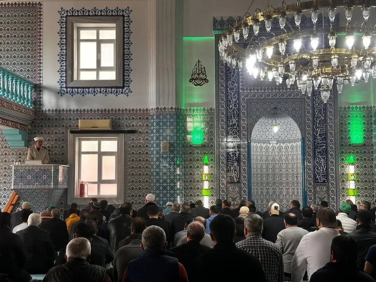 Bağcılar Müftüsü Ömer Kayhan, Ertuğrul Gazi Camii'nde Vaaz Verdi ve Cemaatle Buluştu Bağcılar Müftüsü Ömer Kayhan, Ertuğrul Gazi Camii'nde Vaaz Verdi ve Cemaatle Buluştu
