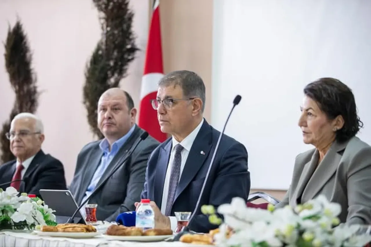 İzmir Menderes'te Mobilya Kenti'ne Büyük Yatırım: Fuar İzmir'e Oteller ve Kongre Merkezi İzmir Menderes'te Mobilya Kenti'ne Büyük Yatırım: Fuar İzmir'e Oteller ve Kongre Merkezi