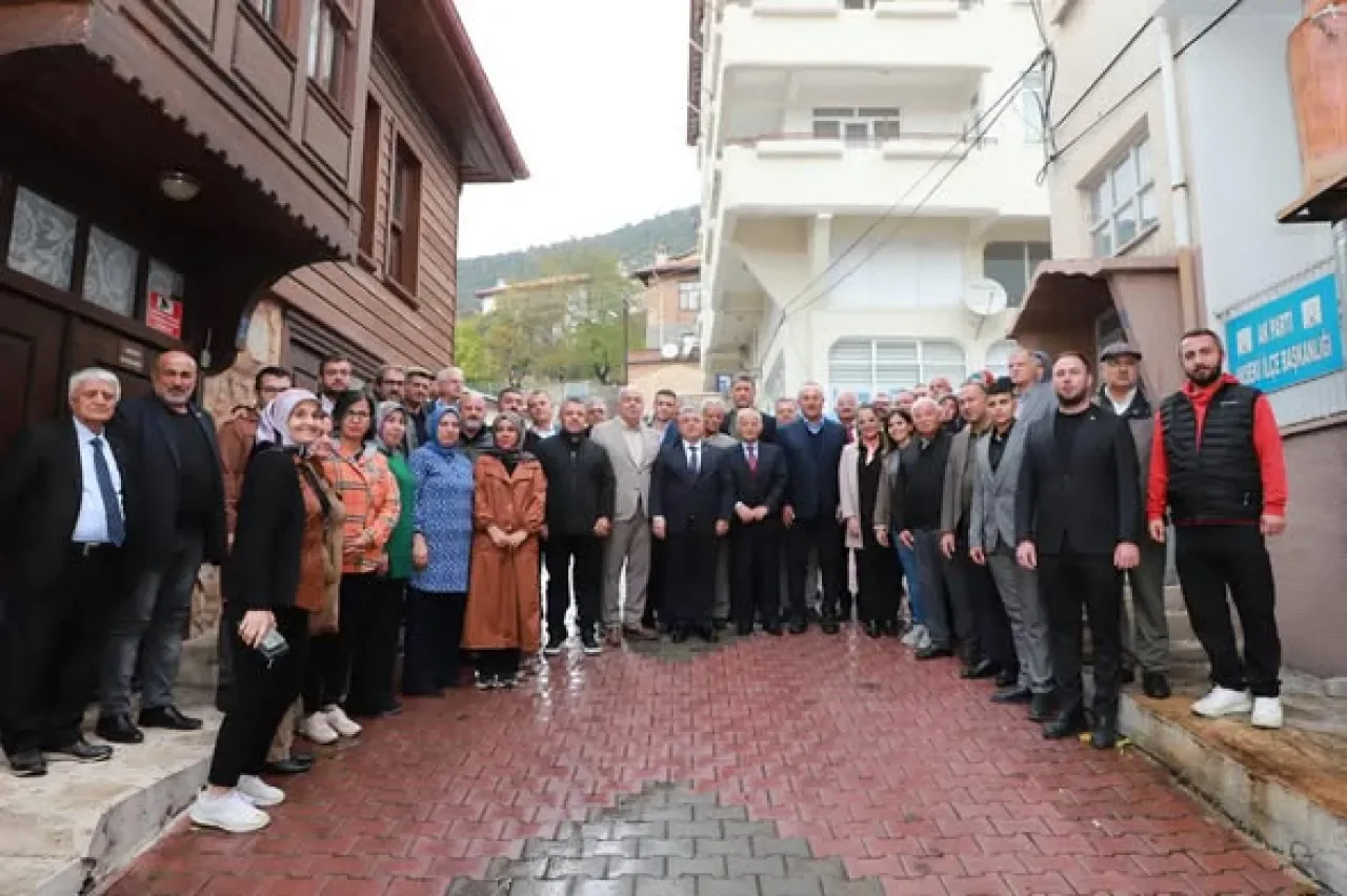 Mevlüt Çavuşoğlu, Akseki'de Hemşehrileri ve Parti Teşkilatı ile Bir Araya Geldi Mevlüt Çavuşoğlu, Akseki'de Hemşehrileri ve Parti Teşkilatı ile Bir Araya Geldi