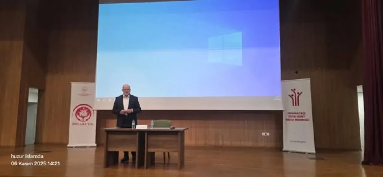 Orhangazi'de "Ailemiz ve Değerlerimiz" Konferansı Yoğun İlgi Gördü Orhangazi'de "Ailemiz ve Değerlerimiz" Konferansı Yoğun İlgi Gördü