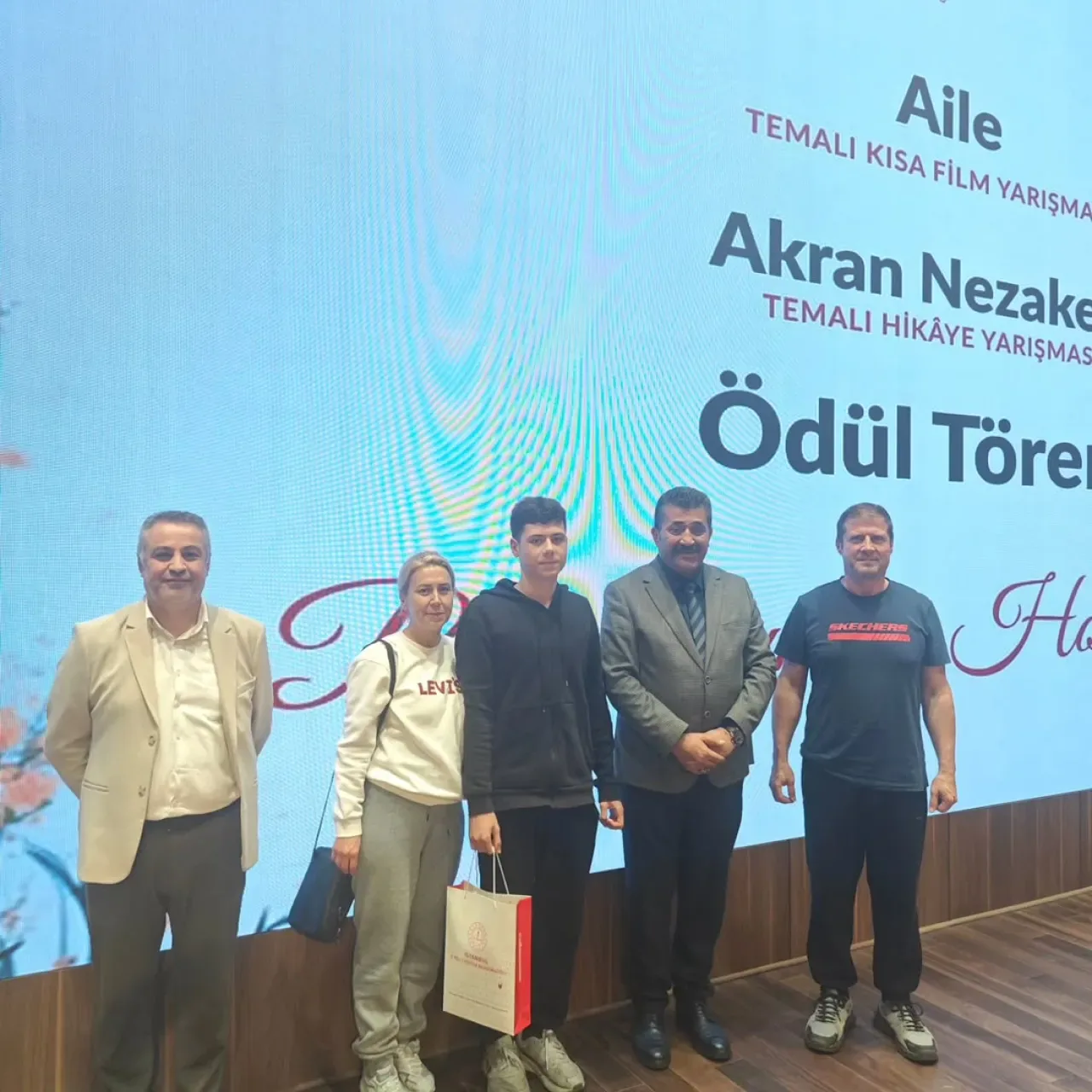 Kâğıthane'den Bir Başarı Hikayesi: Eymen ŞENGÜN İstanbul Üçüncüsü Oldu Kâğıthane'den Bir Başarı Hikayesi: Eymen ŞENGÜN İstanbul Üçüncüsü Oldu