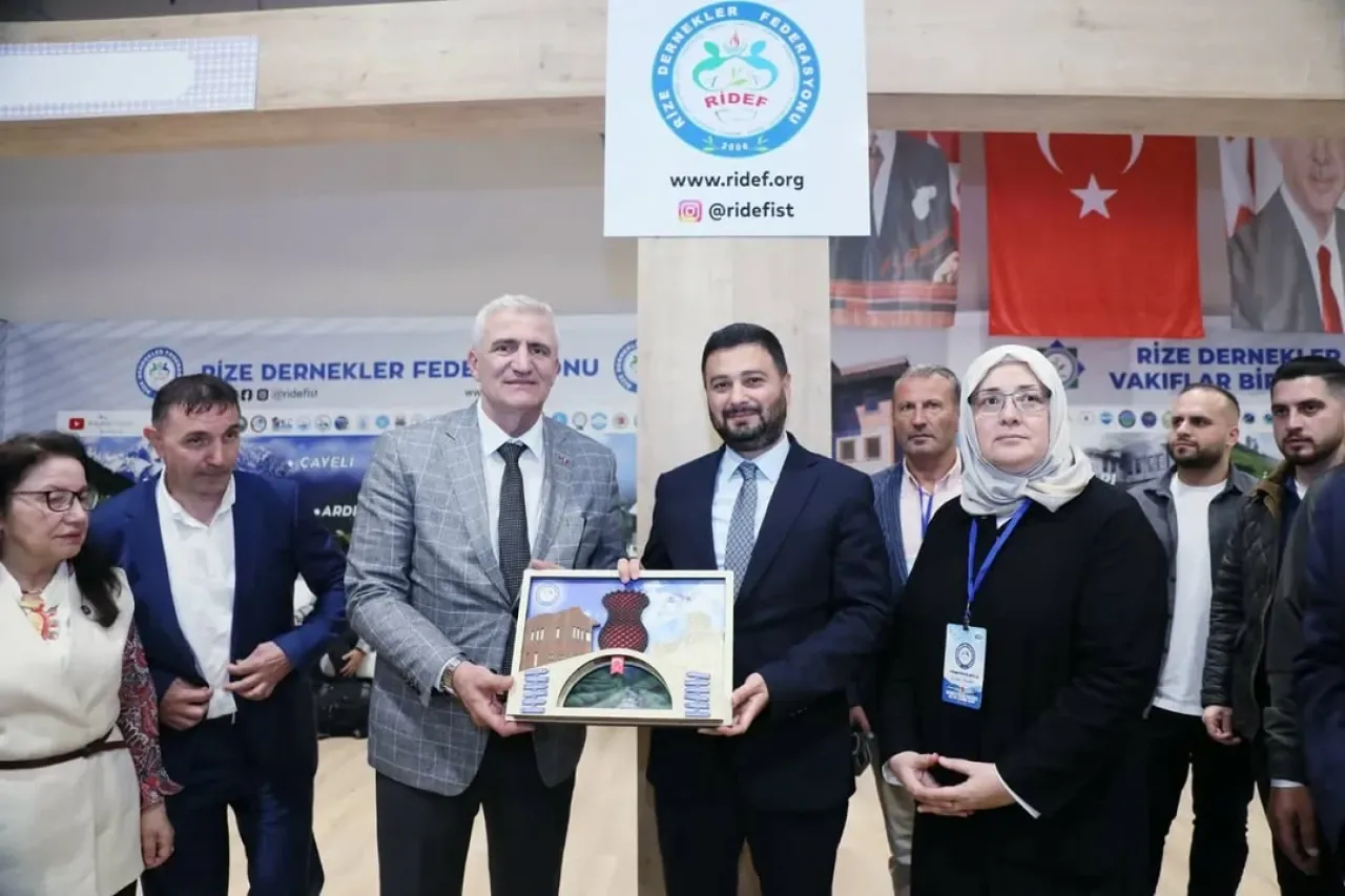 Rize Tanıtım Günleri'nde Hemşehriler Buluştu Rize Tanıtım Günleri'nde Hemşehriler Buluştu