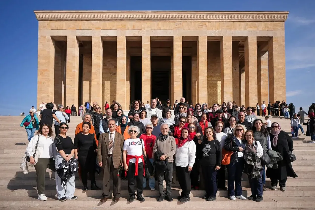 Maltepeliler, Ata'nın Huzurunda: 87. Yılda Anıtkabir'de Anma Maltepeliler, Ata'nın Huzurunda: 87. Yılda Anıtkabir'de Anma