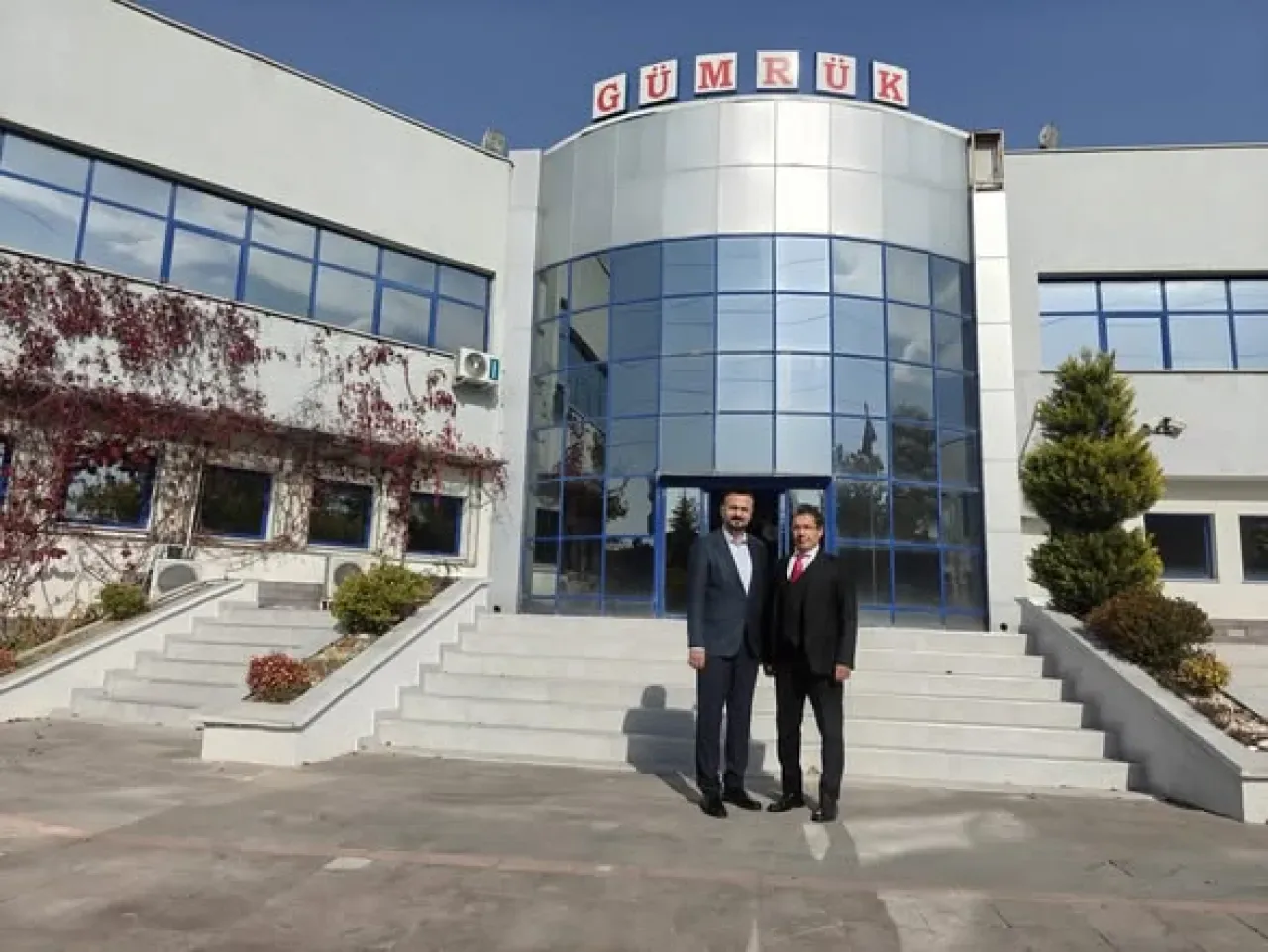 Kayseri İl Kültür ve Turizm Müdürü Şükrü Dursun, Gümrük Müdürü Muzaffer Özkan'ı Ziyaret Etti Kayseri İl Kültür ve Turizm Müdürü Şükrü Dursun, Gümrük Müdürü Muzaffer Özkan'ı Ziyaret Etti