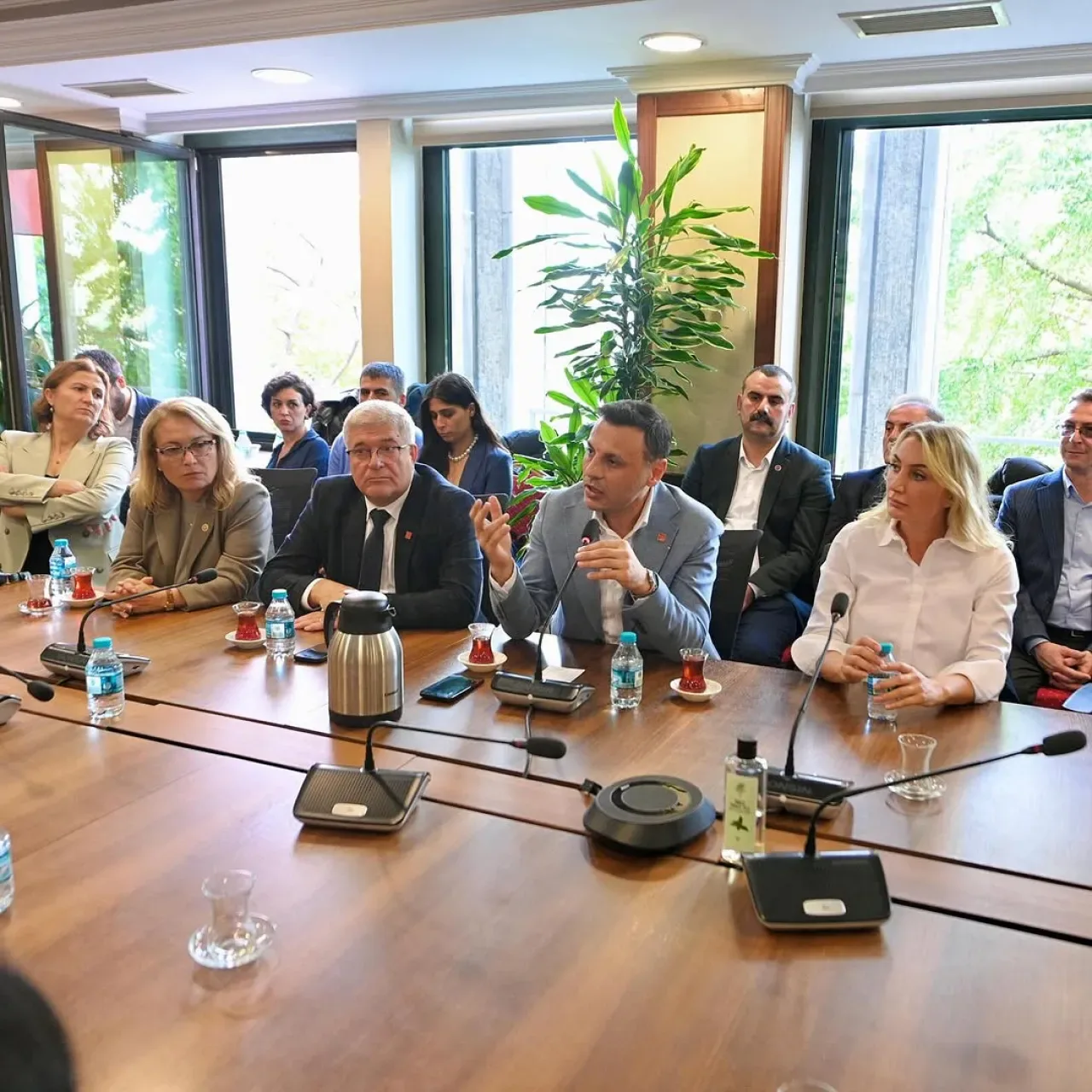İYİ Partili Yanıkömeroğlu, Aile Dayanışma Ağı'nın Saraçhane Buluşmasına Katıldı İYİ Partili Yanıkömeroğlu, Aile Dayanışma Ağı'nın Saraçhane Buluşmasına Katıldı