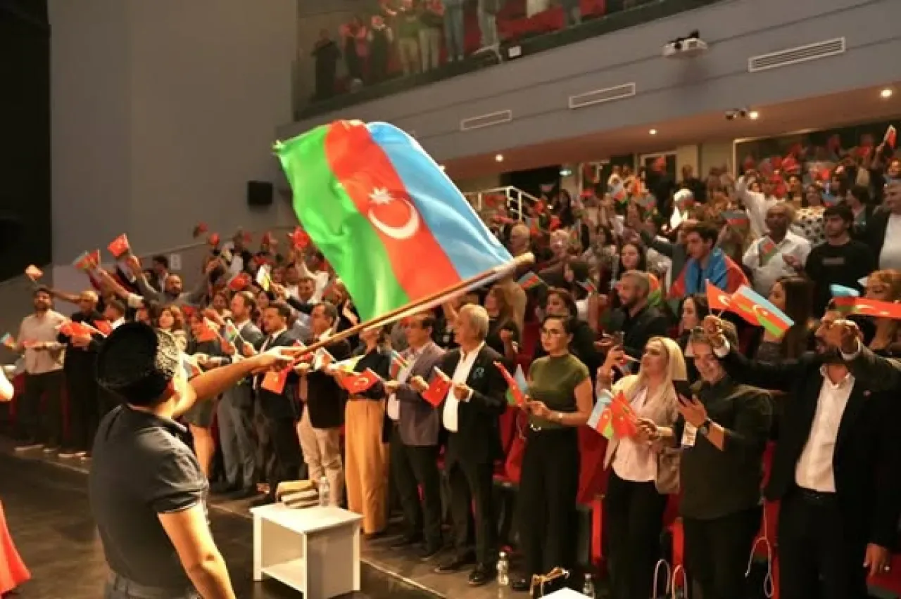Alanya'da Karabağ Zaferi'nin 5. Yılı Kutlandı Alanya'da Karabağ Zaferi'nin 5. Yılı Kutlandı