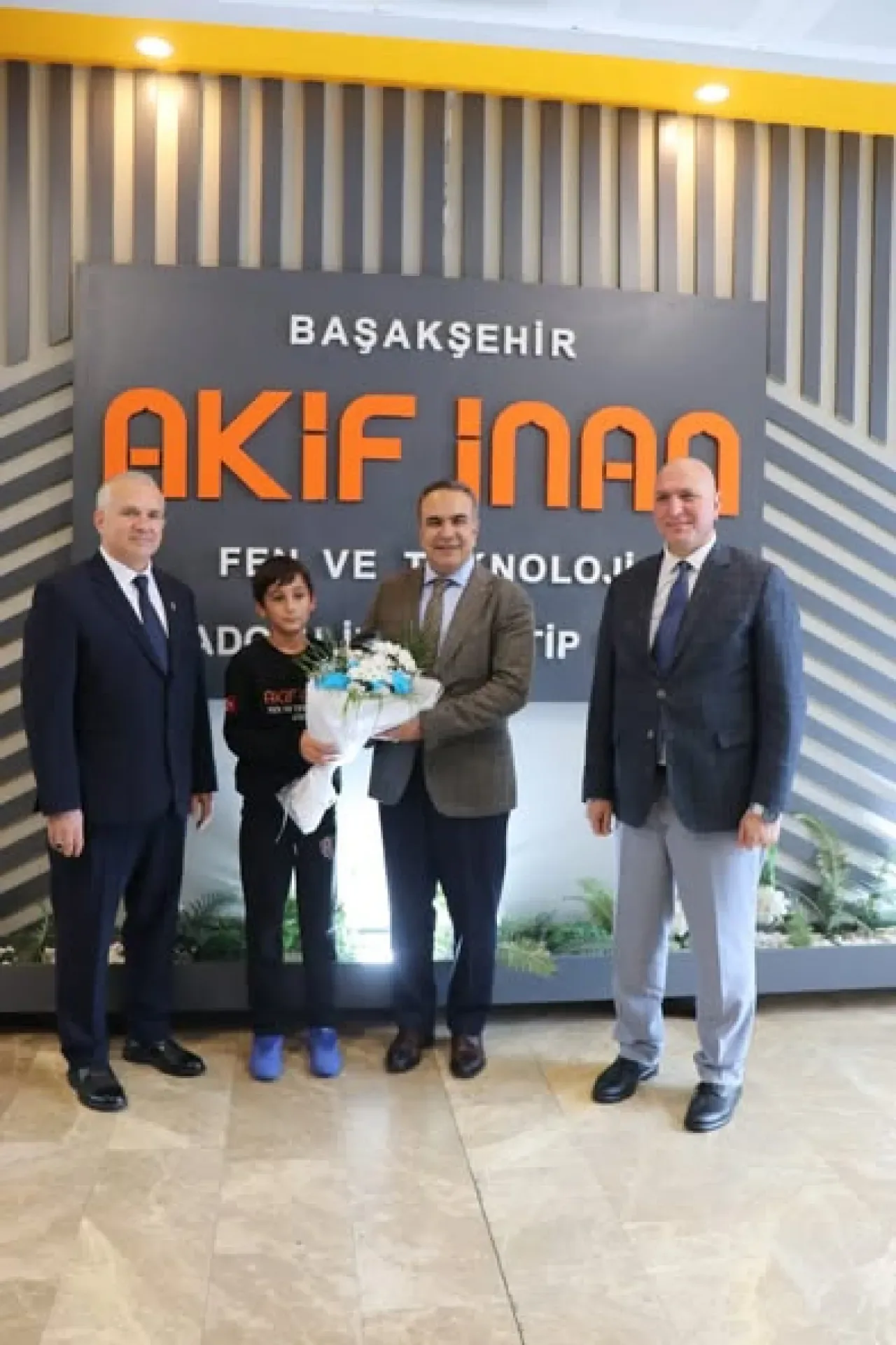 Başakşehir'de Akif İnan Anadolu İmam Hatip Lisesi'ne Ziyaret Başakşehir'de Akif İnan Anadolu İmam Hatip Lisesi'ne Ziyaret