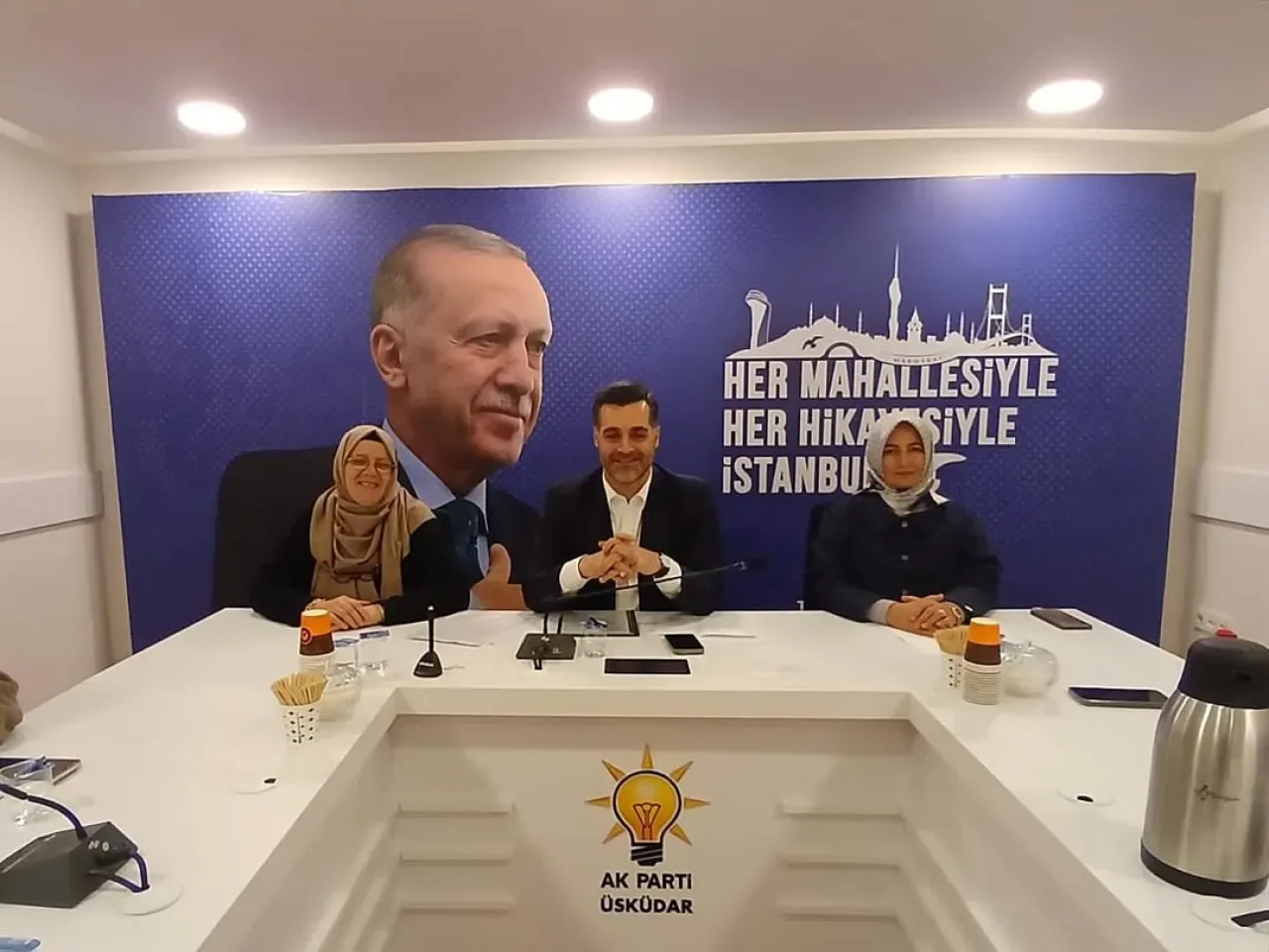 AK Parti Üsküdar Kadın Kolları Mahalle Çalışmalarını Değerlendirdi AK Parti Üsküdar Kadın Kolları Mahalle Çalışmalarını Değerlendirdi