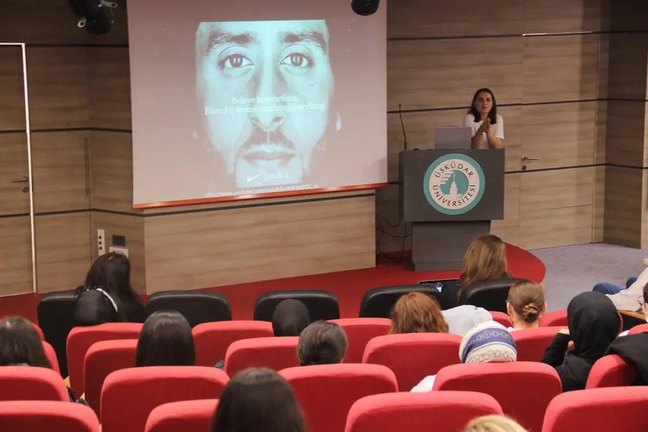 Üsküdar Üniversitesi'nde Yeni Medya Çağında Reklamcılık Konuşuldu Üsküdar Üniversitesi'nde Yeni Medya Çağında Reklamcılık Konuşuldu