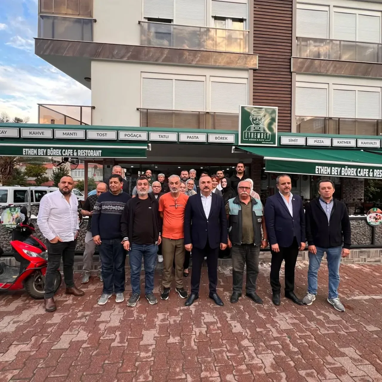 MHP Muratpaşa İlçe Başkanı Ejder Karagöz, Sinan Mahallesi Sakinleri ile Buluştu MHP Muratpaşa İlçe Başkanı Ejder Karagöz, Sinan Mahallesi Sakinleri ile Buluştu