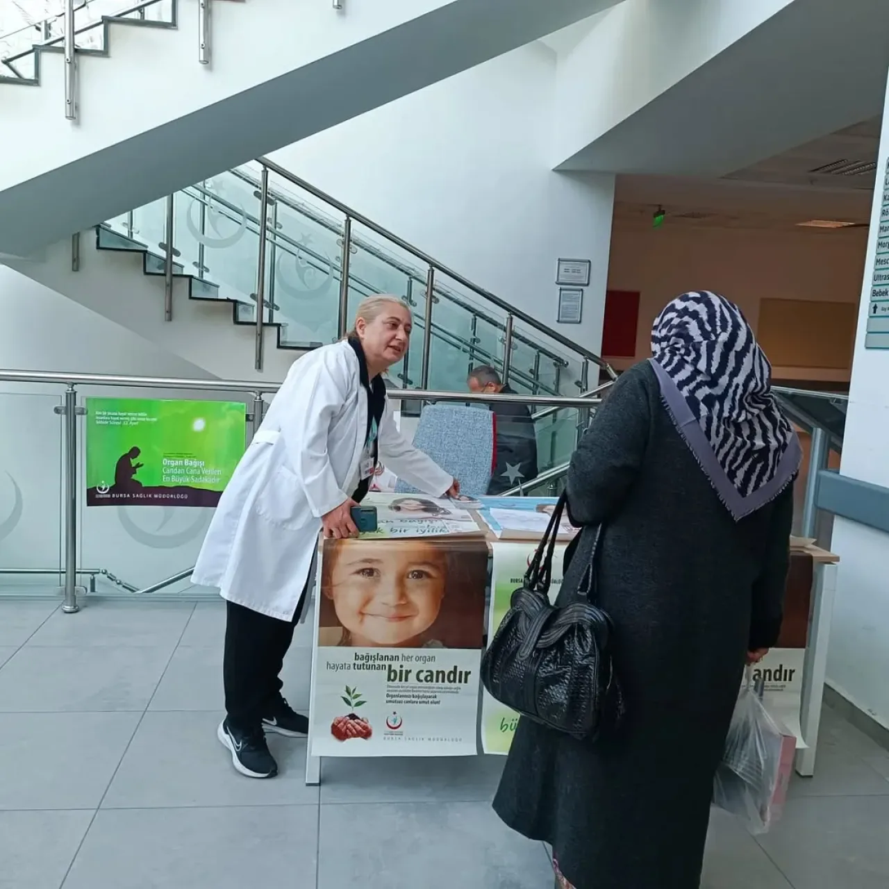 Bursa Gürsu'da Organ Bağışı Haftası'nda Farkındalık Standı Açıldı Bursa Gürsu'da Organ Bağışı Haftası'nda Farkındalık Standı Açıldı