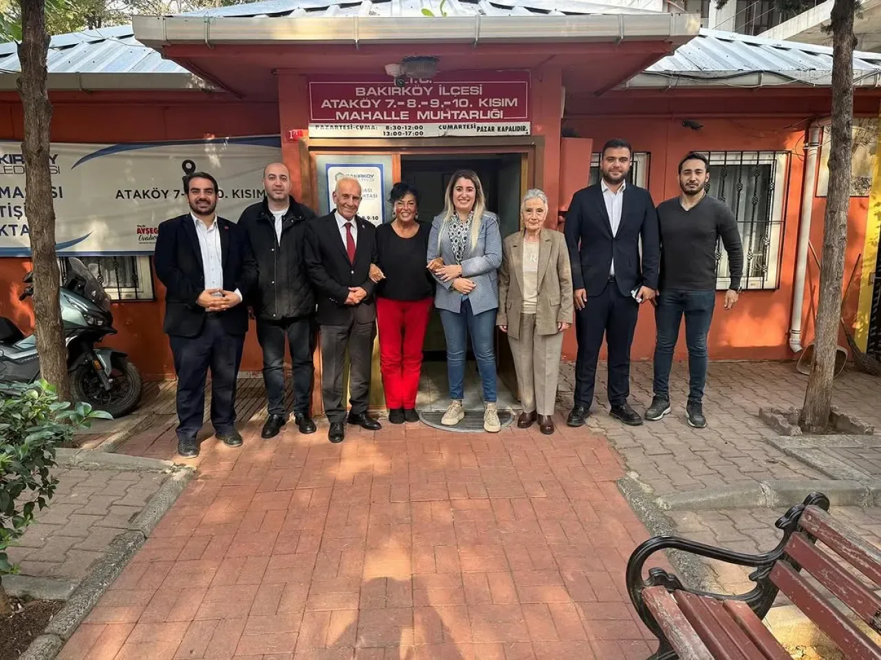 CHP Bakırköy İlçe Başkanlığı, Ataköy Muhtarı Aylin Keserkaya'yı Ziyaret Etti CHP Bakırköy İlçe Başkanlığı, Ataköy Muhtarı Aylin Keserkaya'yı Ziyaret Etti