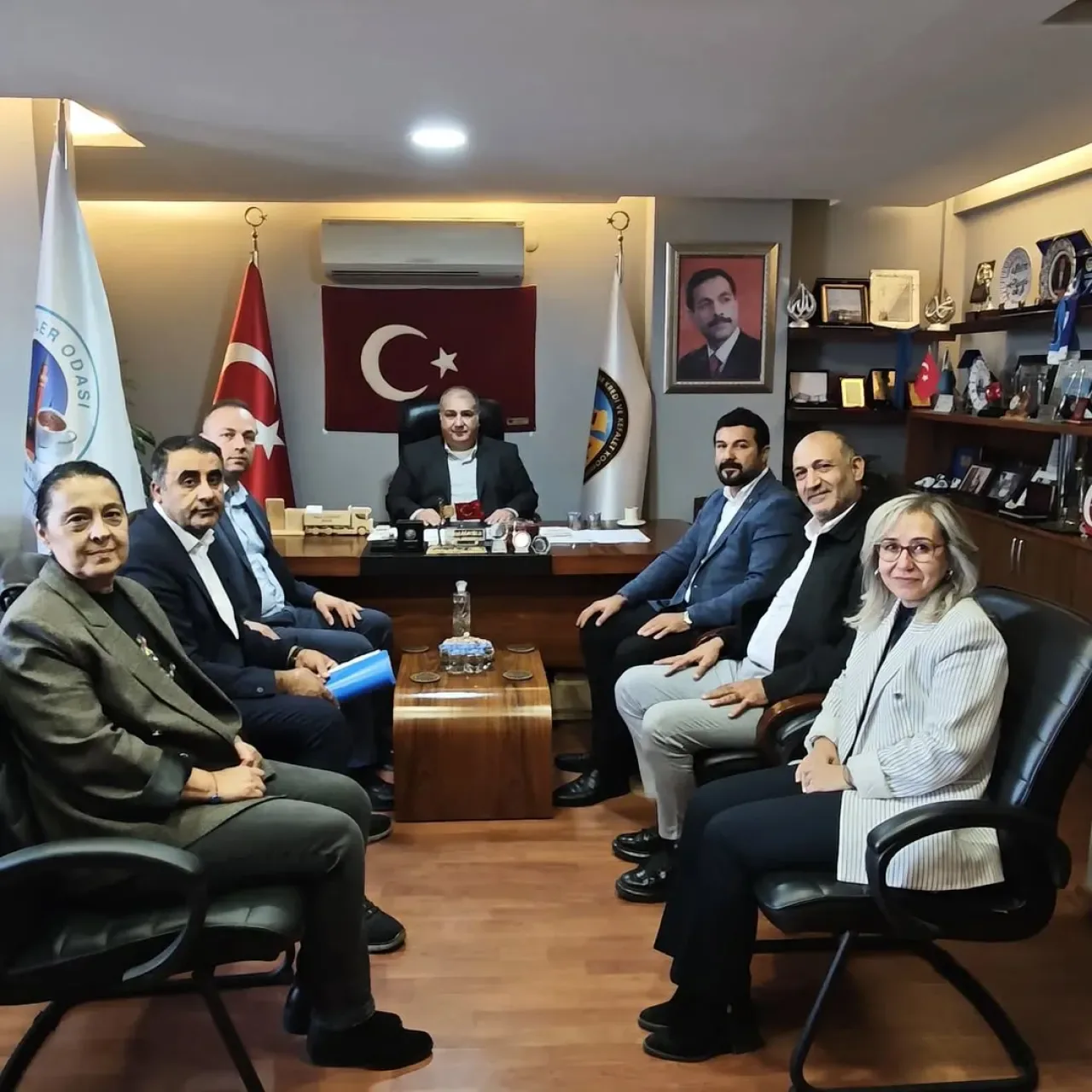 Muratpaşa AK Parti, Antalya Kahveciler Esnaf Odası'nı Ziyaret Etti Muratpaşa AK Parti, Antalya Kahveciler Esnaf Odası'nı Ziyaret Etti