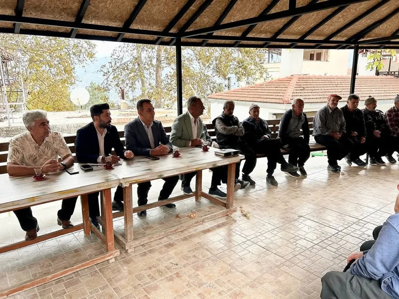 MHP Alanya'dan Vatandaş Ziyareti: "Hayırlı Günler Komşum" Projesi Türktaş Mahallesi'nde MHP Alanya'dan Vatandaş Ziyareti: "Hayırlı Günler Komşum" Projesi Türktaş Mahallesi'nde