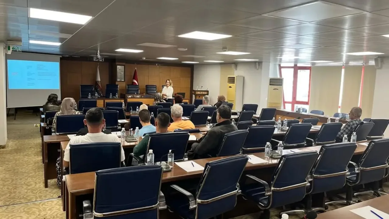Alanya'da Ailelere Yönelik "Çocuklarda Mahremiyet Bilinci" Semineri Düzenlendi Alanya'da Ailelere Yönelik "Çocuklarda Mahremiyet Bilinci" Semineri Düzenlendi