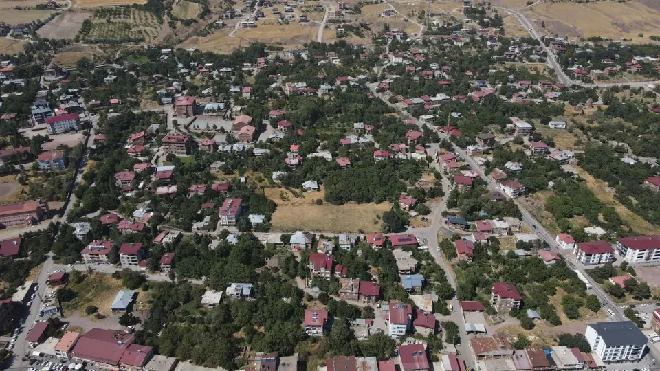 Ahlat Erkizan Mahallesi’nde 2,96 Hektarlık Rezerv Yapı Alanı İlan Edildi görseli