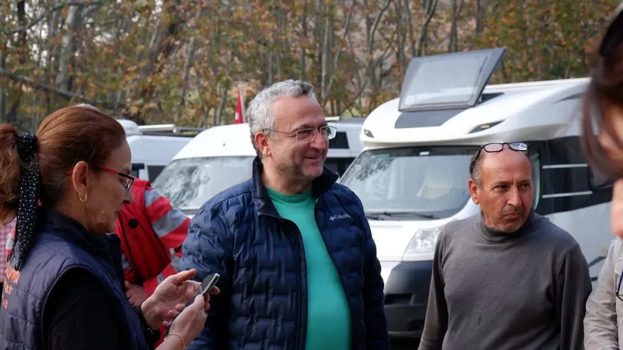 Susurluk'ta Karavan Tutkunları Buluştu: Çaylak Mesire Alanı Renklendi Susurluk'ta Karavan Tutkunları Buluştu: Çaylak Mesire Alanı Renklendi