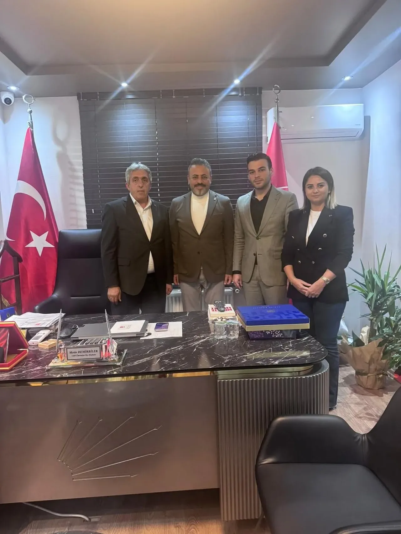 CHP'li Ümraniye İlçe Başkanlığı'na Ziyaret CHP'li Ümraniye İlçe Başkanlığı'na Ziyaret