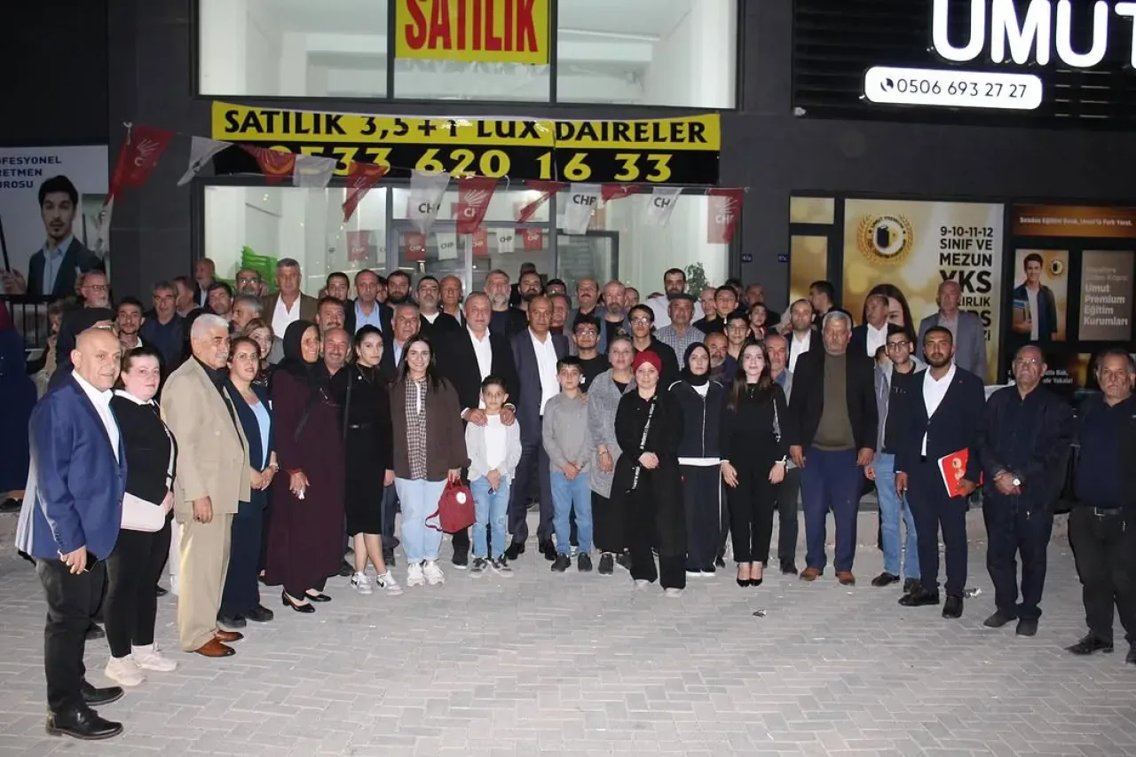 CHP'li Melih Meriç, Gaziantep Mahallelerinde Halkın Sorunlarını Dinledi CHP'li Melih Meriç, Gaziantep Mahallelerinde Halkın Sorunlarını Dinledi