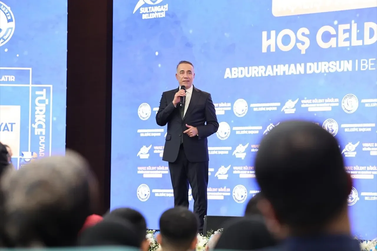 Sultangazi'de Edebiyat Rüzgarı: Yavuz Bülent Bâkiler Kültür Sanat Sezonu Açıldı Sultangazi'de Edebiyat Rüzgarı: Yavuz Bülent Bâkiler Kültür Sanat Sezonu Açıldı
