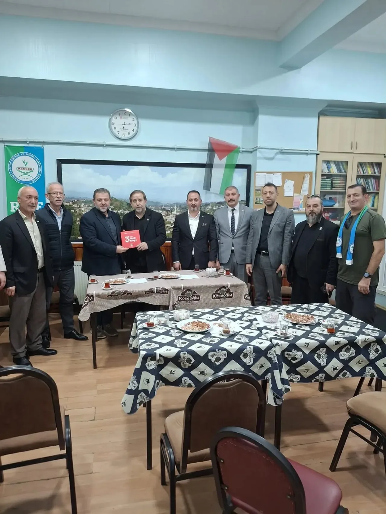 Yeniden Refah Partisi Ümraniye'de KENDER Derneği'ni Ziyaret Etti Yeniden Refah Partisi Ümraniye'de KENDER Derneği'ni Ziyaret Etti