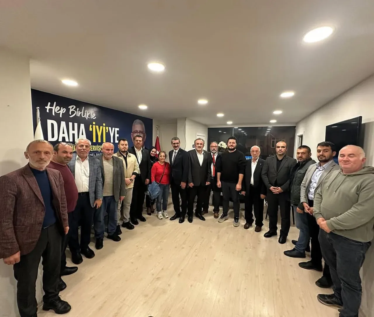 İYİ Parti'nin İstanbul'daki İlçe Başkanlığı Ziyaretleri İYİ Parti'nin İstanbul'daki İlçe Başkanlığı Ziyaretleri