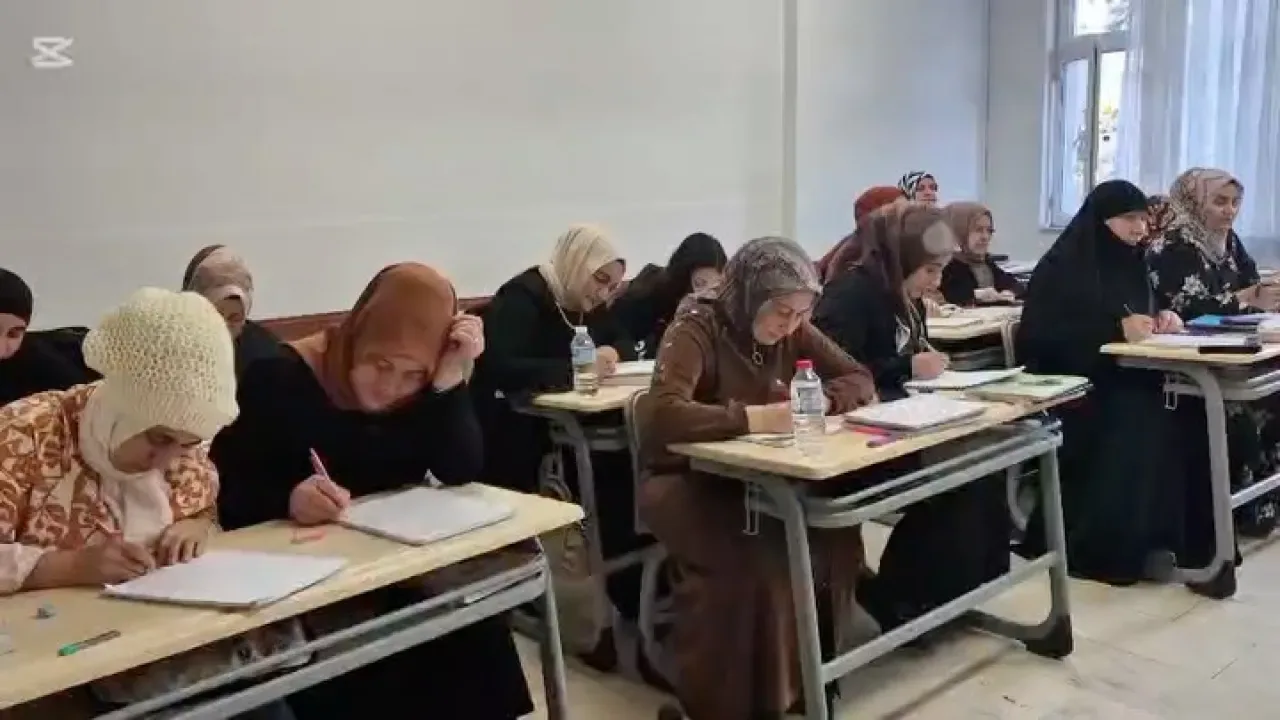 Bağcılar'da Halk Eğitim Merkezi, Yaşam Boyu Öğrenmeye Kapı Açıyor Bağcılar'da Halk Eğitim Merkezi, Yaşam Boyu Öğrenmeye Kapı Açıyor