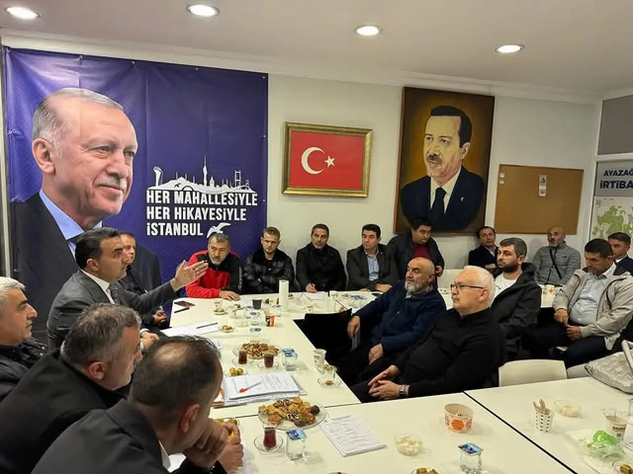 AK Parti Sarıyer'de Ayazağa Mahalle Toplantısı Gerçekleştirdi AK Parti Sarıyer'de Ayazağa Mahalle Toplantısı Gerçekleştirdi