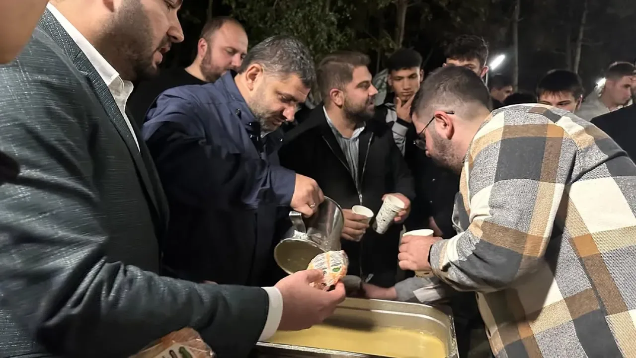 AK Partili Yahya Çelik, Çekmeköy'de Gençlerle Buluştu AK Partili Yahya Çelik, Çekmeköy'de Gençlerle Buluştu