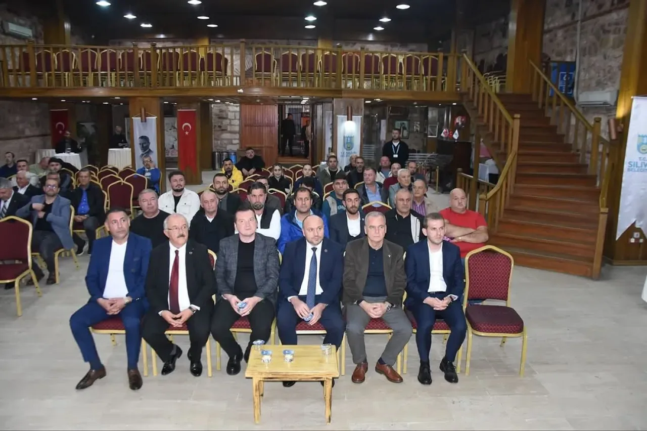Silivri Amatör Spor Kulüpleri Derneği'nde Yeni Dönem: Ali Tonta Yeniden Başkan Seçildi Silivri Amatör Spor Kulüpleri Derneği'nde Yeni Dönem: Ali Tonta Yeniden Başkan Seçildi