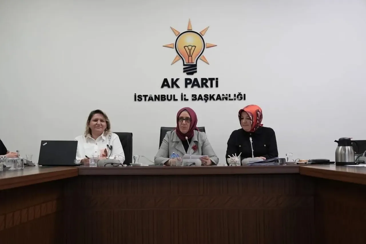 AK Parti Kadın Kolları Sancaktepe Başkanı Meryem Nar, İlçe Başkanları Toplantısı'na Katıldı AK Parti Kadın Kolları Sancaktepe Başkanı Meryem Nar, İlçe Başkanları Toplantısı'na Katıldı