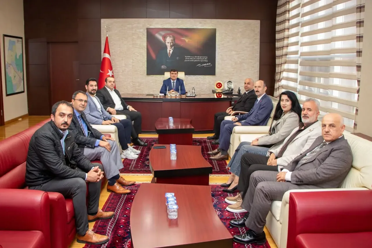 Sultanbeyli CHP İlçe Başkanlığı, Kaymakam Kemal Şahin'i Ziyaret Etti Sultanbeyli CHP İlçe Başkanlığı, Kaymakam Kemal Şahin'i Ziyaret Etti