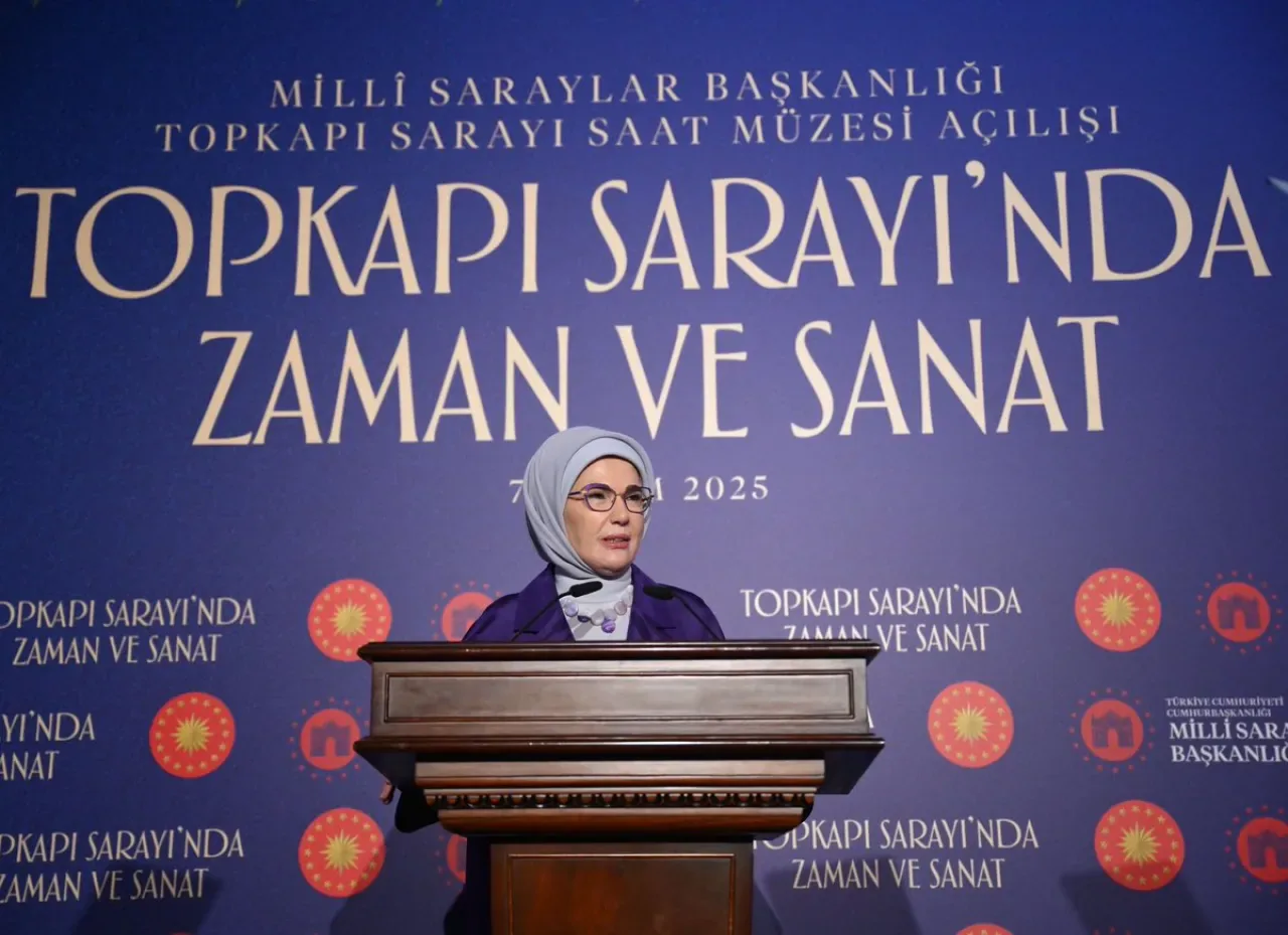 Emine Erdoğan, Topkapı Sarayı'nda Açılan Saat Müzesi'nin Açılışını Gerçekleştirdi Emine Erdoğan, Topkapı Sarayı'nda Açılan Saat Müzesi'nin Açılışını Gerçekleştirdi