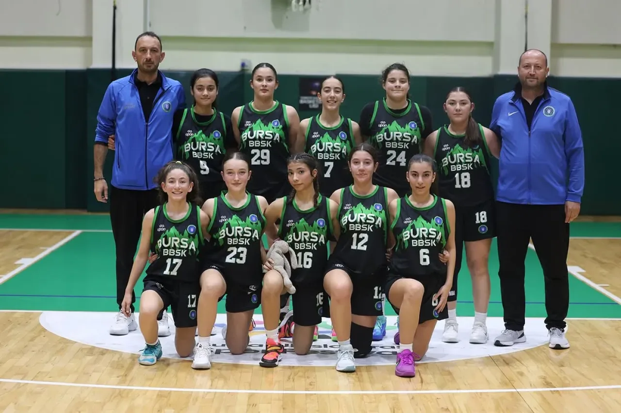 Bursa Büyükşehir Belediyespor Küçük Kızlar Basketbol Takımı, Armada Spor'u Farklı Mağlup Etti Bursa Büyükşehir Belediyespor Küçük Kızlar Basketbol Takımı, Armada Spor'u Farklı Mağlup Etti