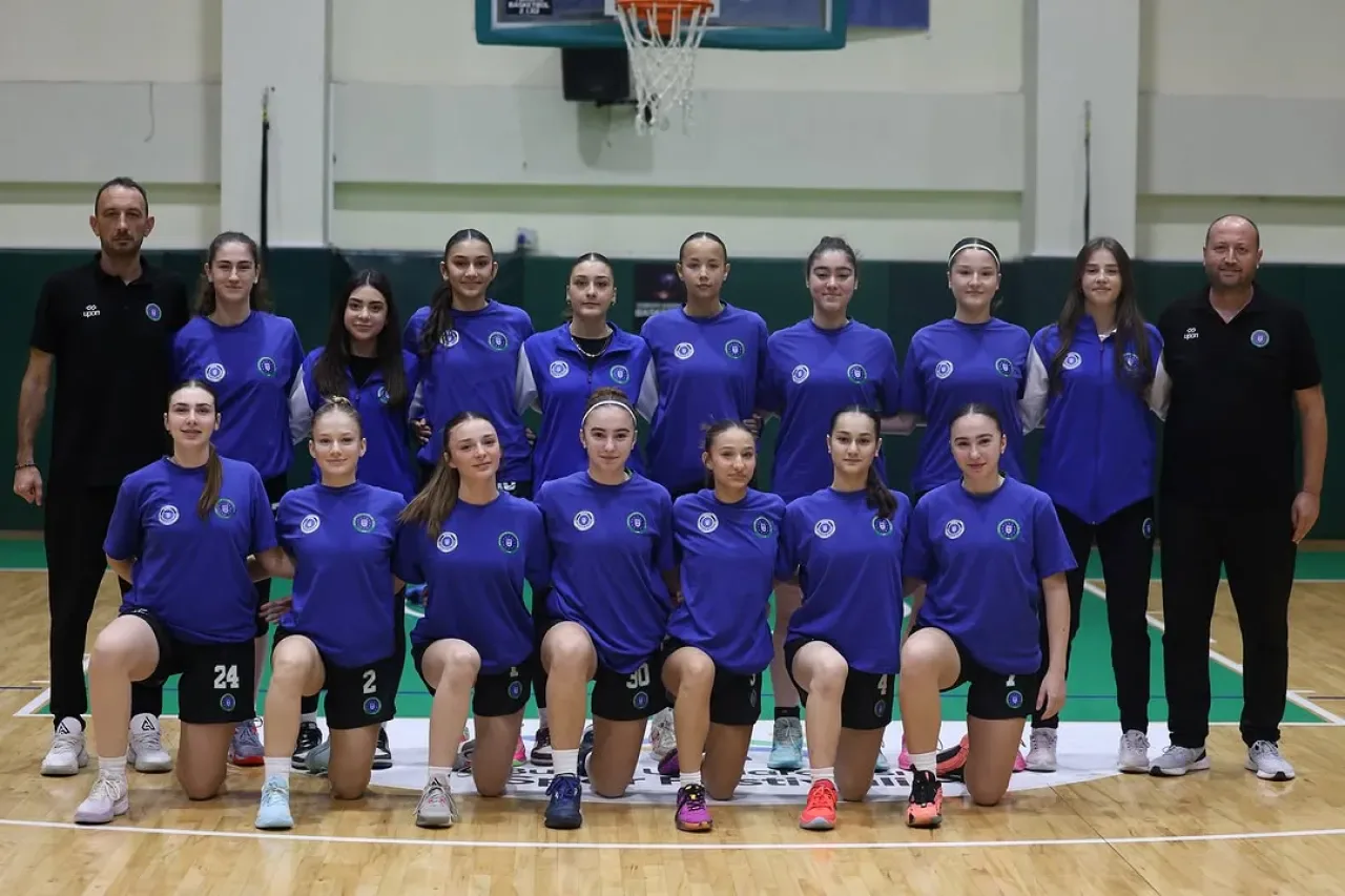 Bursa Büyükşehir Belediyespor U18 Basketbol Takımı, Uludağ Atletik'i Mağlup Etti Bursa Büyükşehir Belediyespor U18 Basketbol Takımı, Uludağ Atletik'i Mağlup Etti