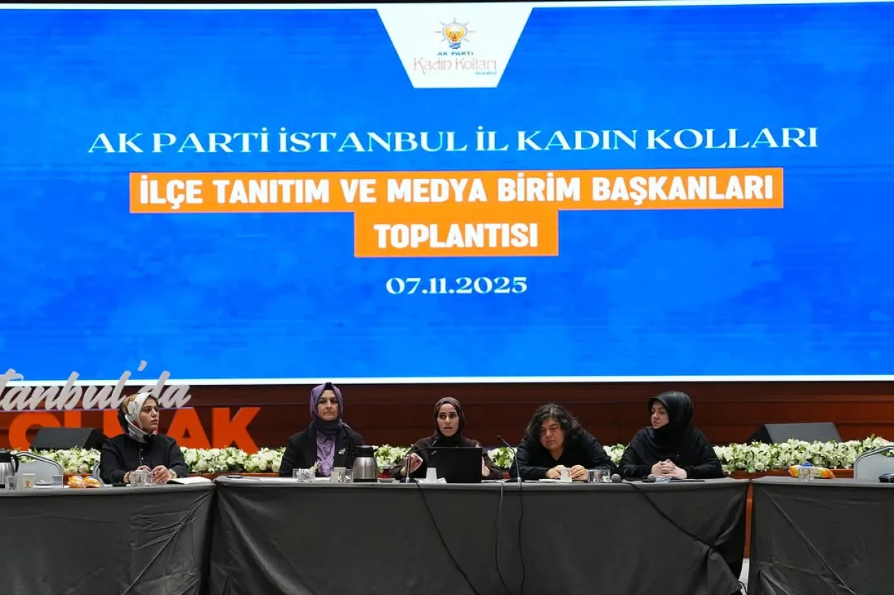 AK Parti İstanbul Kadın Kolları Medya Birimi Ataşehir'de Toplandı AK Parti İstanbul Kadın Kolları Medya Birimi Ataşehir'de Toplandı