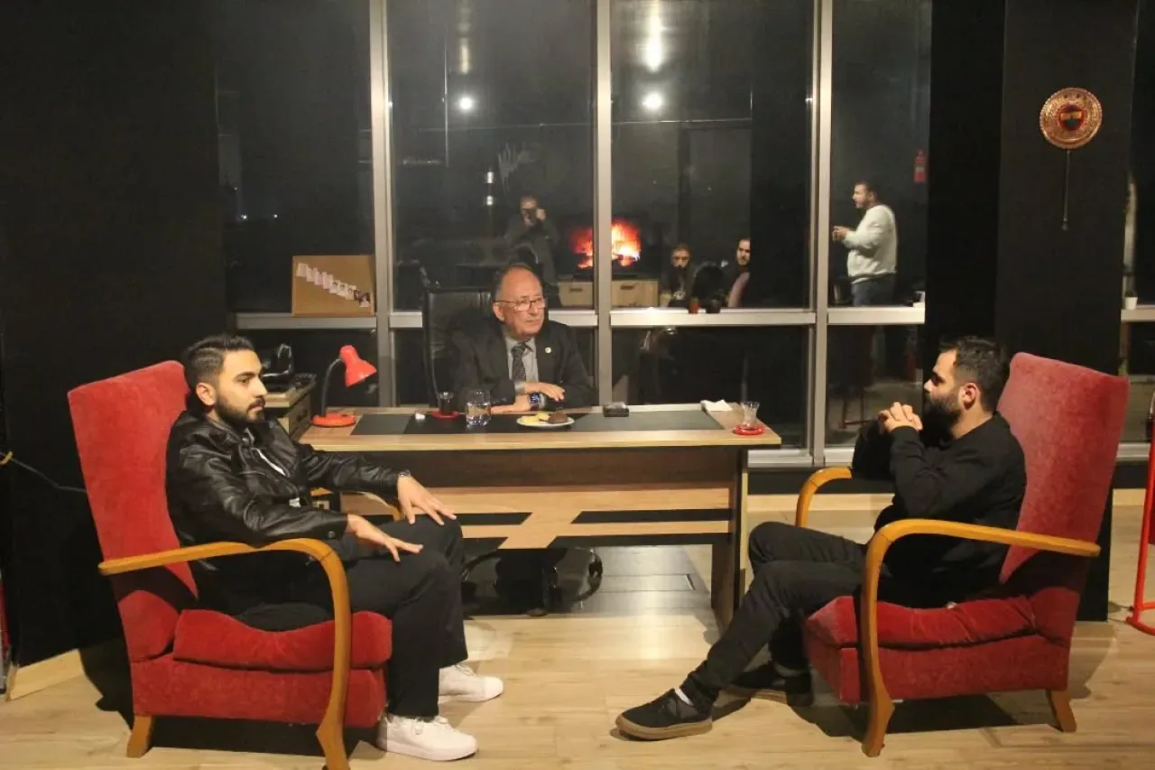 Antalya Milletvekili Şerafettin Kılıç, Çekmeköy'de Gençlerle Buluştu Antalya Milletvekili Şerafettin Kılıç, Çekmeköy'de Gençlerle Buluştu