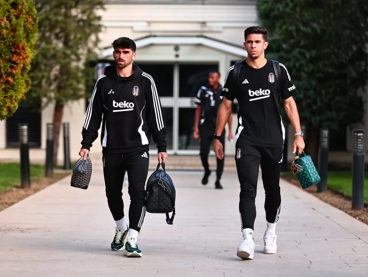 Beşiktaş, Antalya Kampı İçin Yola Çıktı Beşiktaş, Antalya Kampı İçin Yola Çıktı