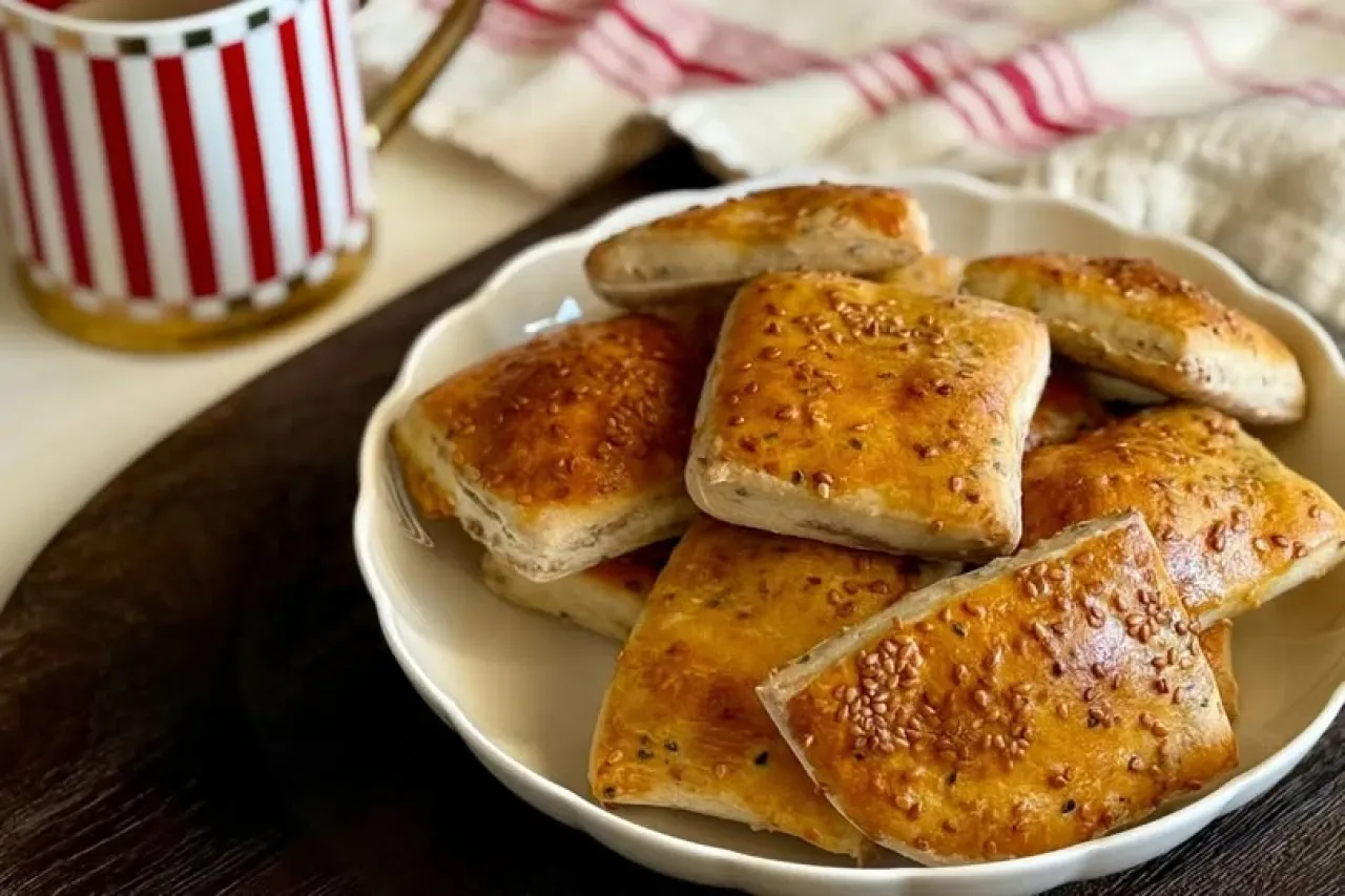 Mahlepli Çörek Tarifi: Buram Buram Mis Kokulu Ev Yapımı Lezzet Mahlepli Çörek Tarifi: Buram Buram Mis Kokulu Ev Yapımı Lezzet