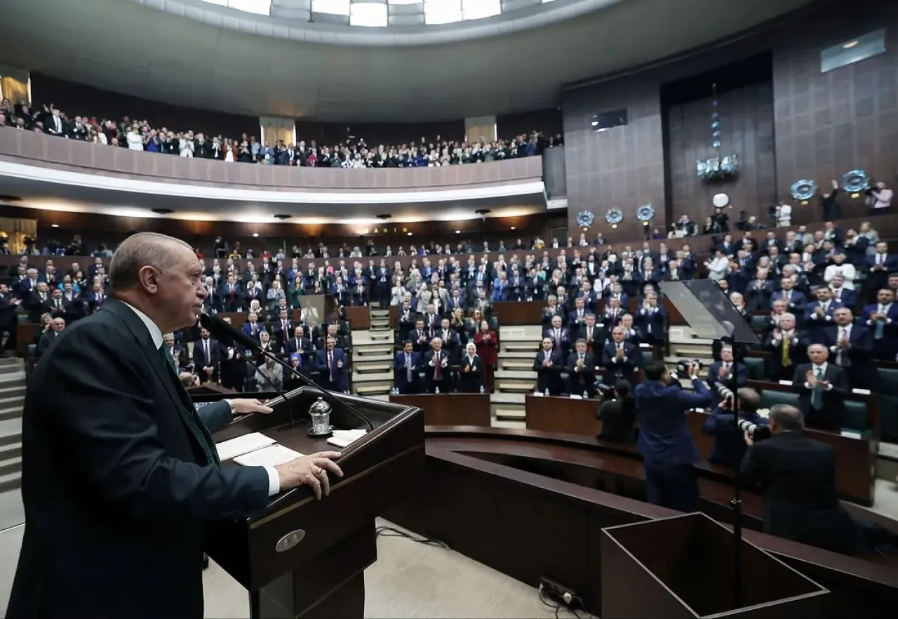 AK Parti İstanbul Milletvekili Büşra Paker, Grup Toplantısını Cumhurbaşkanı Erdoğan ile Gerçekleştirdi AK Parti İstanbul Milletvekili Büşra Paker, Grup Toplantısını Cumhurbaşkanı Erdoğan ile Gerçekleştirdi