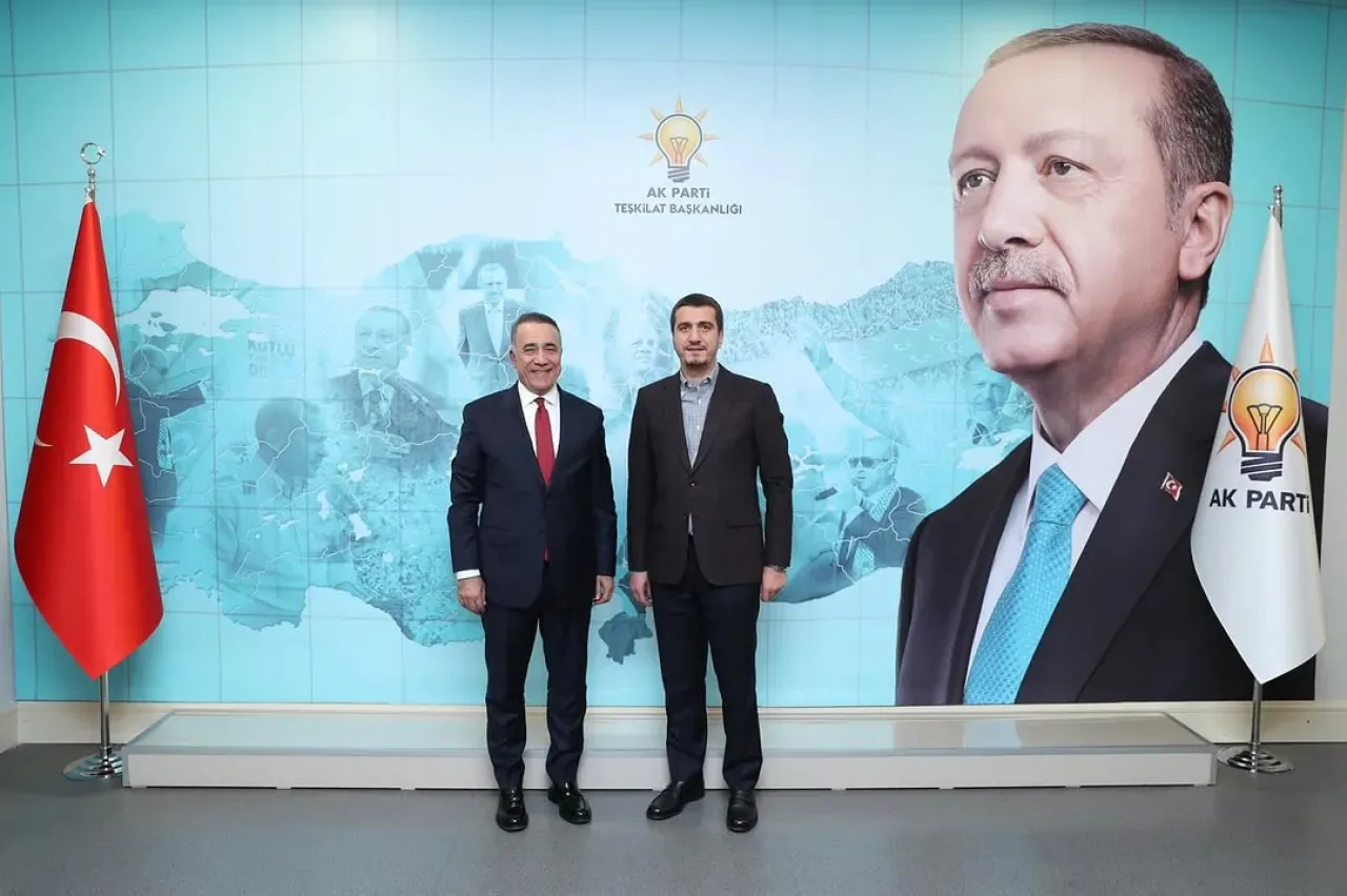 Sultangazi Belediye Başkanı Dursun, AK Parti Teşkilat Başkan Yardımcısı Topçu'yu Ziyaret Etti Sultangazi Belediye Başkanı Dursun, AK Parti Teşkilat Başkan Yardımcısı Topçu'yu Ziyaret Etti