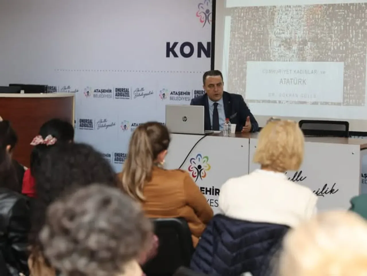 Ataşehir'de Cumhuriyet Kadınları ve Atatürk'ün Vizyonu Konuşuldu Ataşehir'de Cumhuriyet Kadınları ve Atatürk'ün Vizyonu Konuşuldu