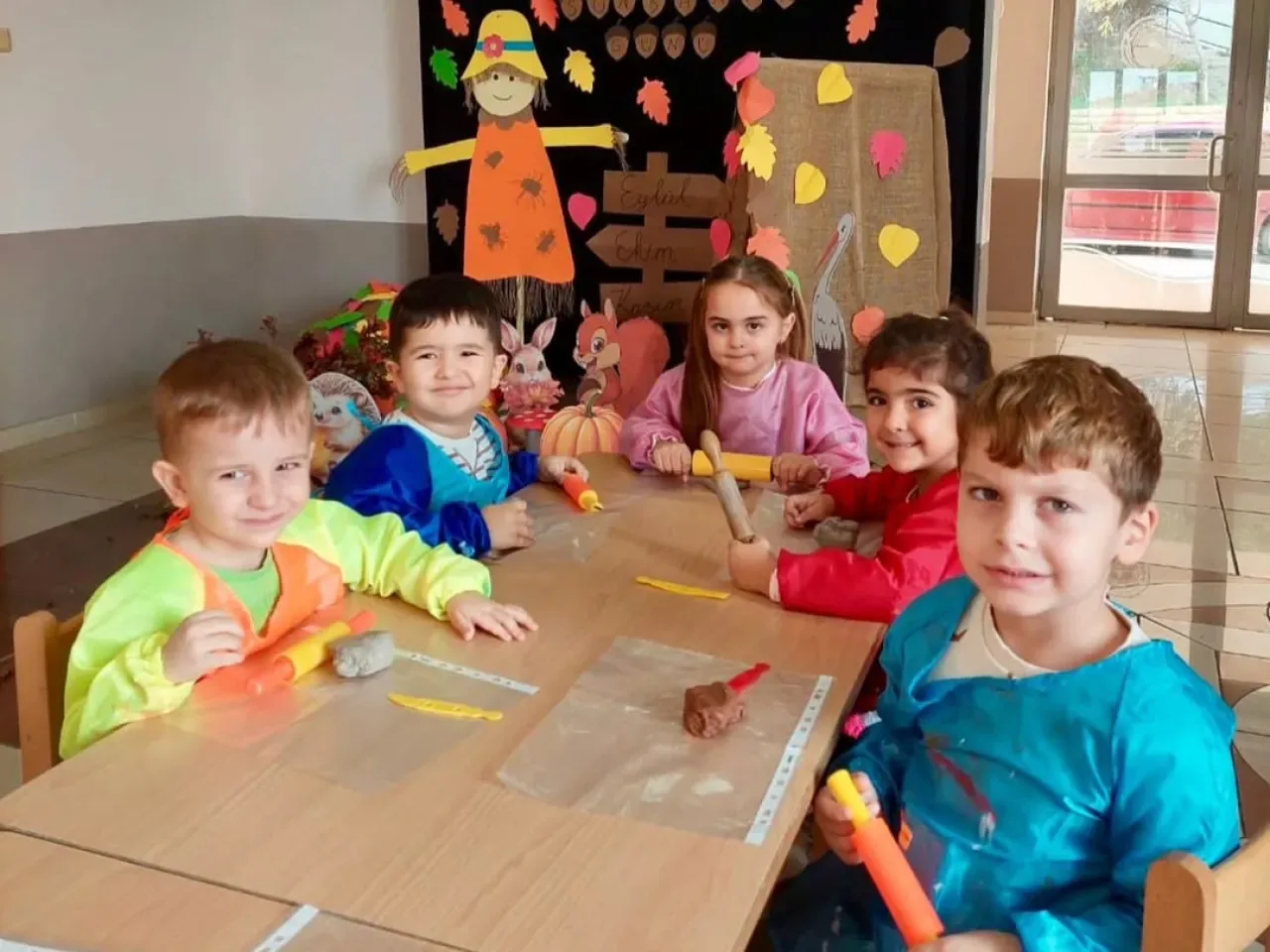 Gemlik'te Minikler Sonbaharı Uğur Böcekleri'nde Kutladı Gemlik'te Minikler Sonbaharı Uğur Böcekleri'nde Kutladı