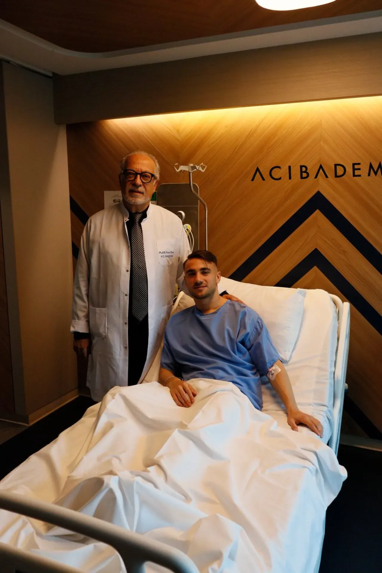 Galatasaray'lı Yunus Akgün Başarılı Bir Ameliyat Geçirdi Galatasaray'lı Yunus Akgün Başarılı Bir Ameliyat Geçirdi