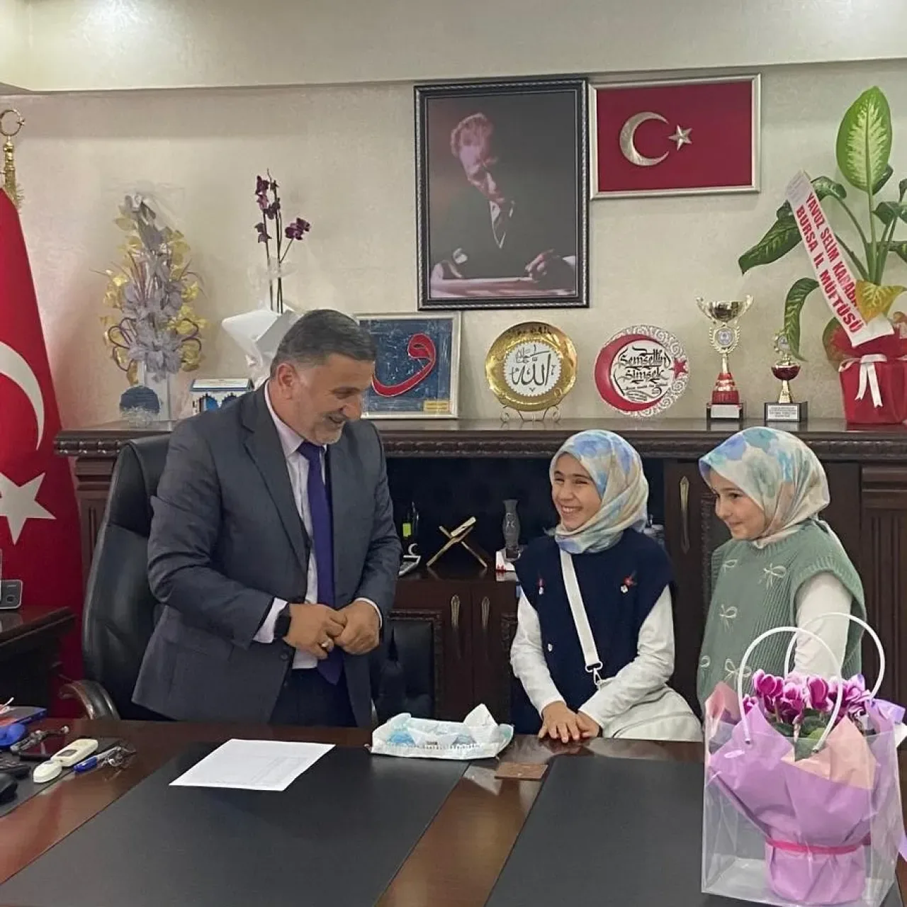 Gemlik'te Hafızlık Öğrencilerinden Müftüye Anlamlı Ziyaret Gemlik'te Hafızlık Öğrencilerinden Müftüye Anlamlı Ziyaret