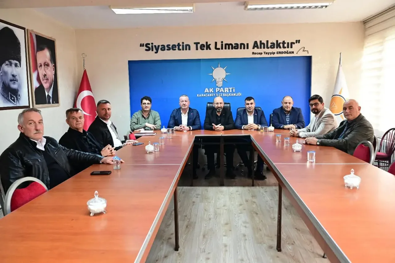 Bursa Karacabey'de Belediye Meclisi Öncesi Grup Toplantısı Yapıldı Bursa Karacabey'de Belediye Meclisi Öncesi Grup Toplantısı Yapıldı