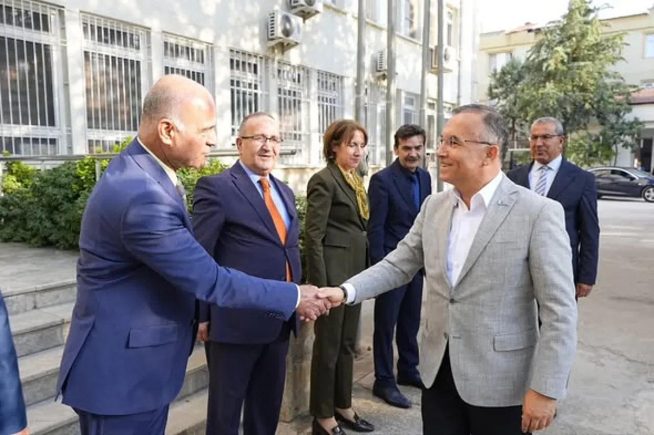Gaziantep Valisi Kemal Çeber, GAP Gümrük ve Dış Ticaret Bölge Müdürlüğü'nü Ziyaret Etti Gaziantep Valisi Kemal Çeber, GAP Gümrük ve Dış Ticaret Bölge Müdürlüğü'nü Ziyaret Etti
